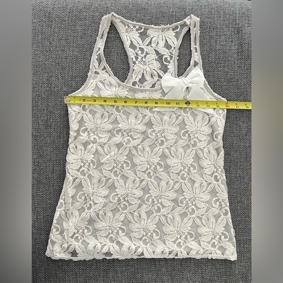 Hollister Women’s Lace Bow Racerback Top (Size M) - Picture 7 of 8